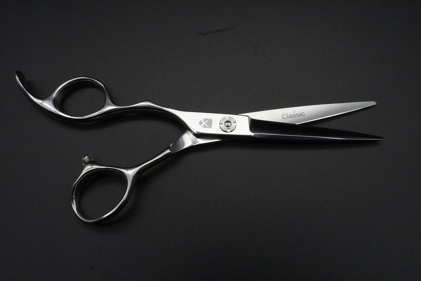 5.5" classic hairdressing scissor. professional barber hair scissors